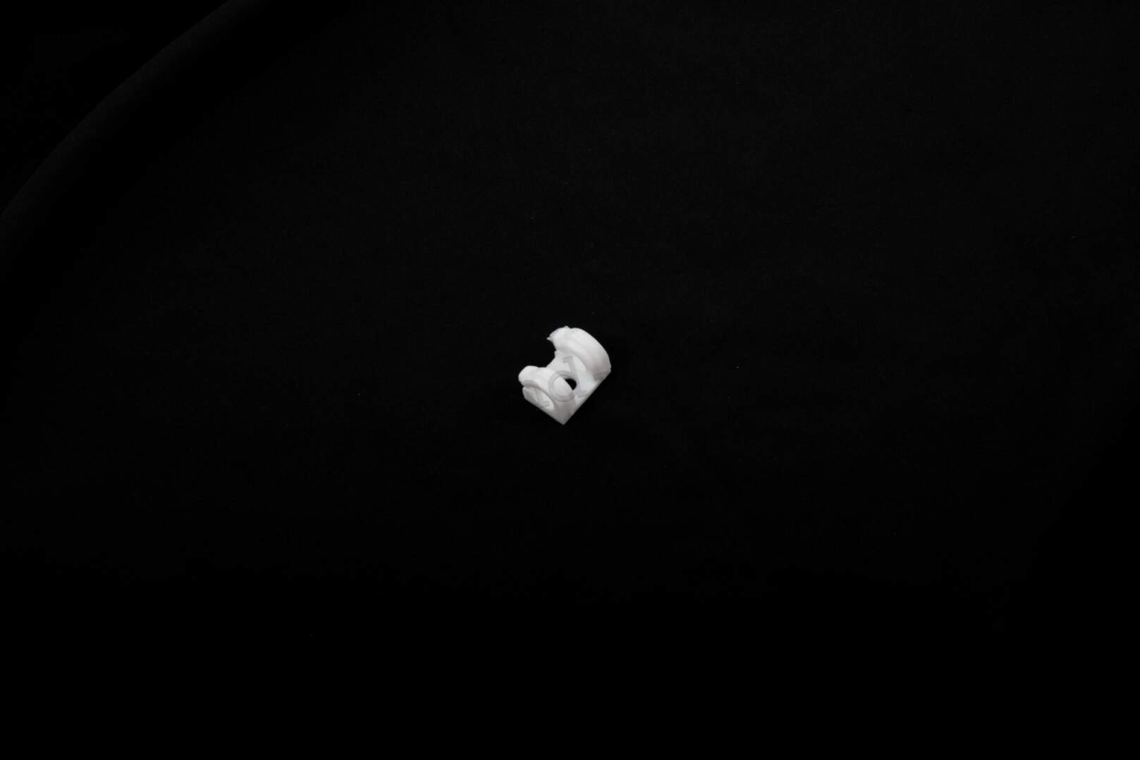 Крепление тормозного шланга XR250 LITE